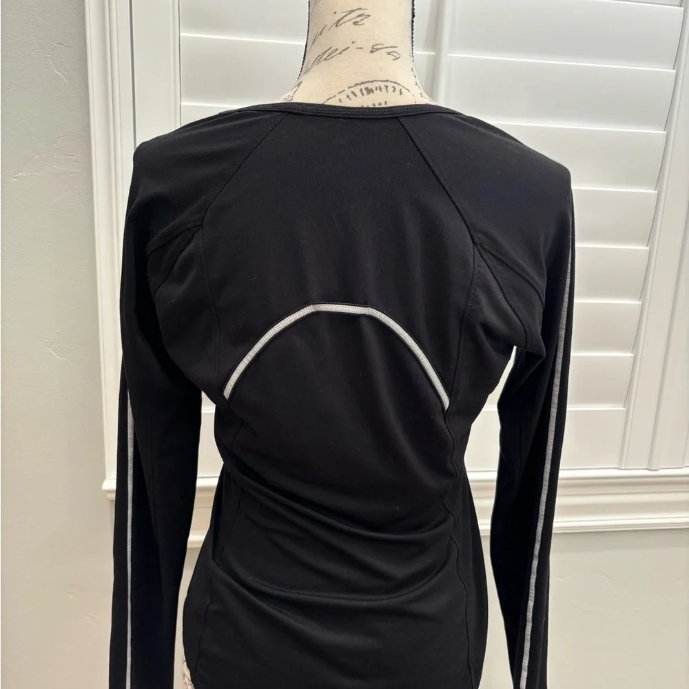 Athleta Women's Black Long Sleeve Top - Picture 3 of 4